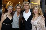 Amsterdam 5 september 2011
Premiere double trouble in tuschinski. hans Klok met vriend James en zijn familie
Peter Smulders bv