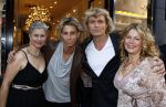 Amsterdam 5 september 2011
Premiere double trouble in tuschinski. hans Klok met vriend James en zijn familie
Peter Smulders bv