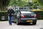Amsterdam 31 augustus 2011
Harry Mens bij zijn jaguar.
Peter Smulders bv