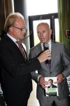 Utrecht 12 september 2011
Presentatie boek Hans v Breukelen in stadion Galgenwaard. Jan v Halst
Peter Smulders bv