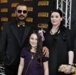 Amsterdam 5 september 2011
Premiere double trouble in tuschinski. Latif Yahia met vrouw en dochter
Peter Smulders bv