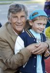 Amsterdam 15 augustus 2011
Premiere circus Renz in Amsterdam. Martin Gaus met kleinzoon en vrouw
Peter Smulders bv