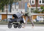 Amsterdam 25 augustus 2011
Median Schuurman achter kinderwagen.
Peter Smulders bv