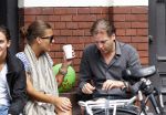 Amsterdam 5 augustus 2011
Michiel Mol met een kennis op terras.
Peter Smulders bv