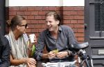 Amsterdam 5 augustus 2011
Michiel Mol met een kennis op terras.
Peter Smulders bv