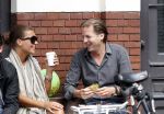 Amsterdam 5 augustus 2011
Michiel Mol met een kennis op terras.
Peter Smulders bv