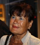 Amsterdam Schiphol 23 augustus 2011
De vermeende derde geheime dochter van Prins Bernhard Mildred met partner op schiphol. Ze wordt opgehaald door Marc v d Linden .
Peter Smulders bv