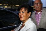 Amsterdam Schiphol 23 augustus 2011
De vermeende derde geheime dochter van Prins Bernhard Mildred met partner op schiphol. Ze wordt opgehaald door Marc v d Linden .
Peter Smulders bv