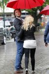 Amsterdam 6 september 2011
Nicolette v Dam zwanger met vriend Bas Smit onder de paraplu.
Peter Smulders bv