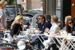 Amsterdam 17 augustus 2011
Paulien Huizinga met vrienden op terras.
Peter Smulders bv