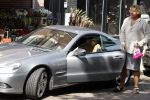 Amsterdam 17 augustus 2011
Robert jensen doet boodschappen met zijn mercedes cabrio.
Peter Smulders bv