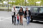 Schiphol 18 september 2012
Vertrek deelnemers expositie Noordpool vanaf Schiphol. Martijn en Achilles Krabbe brengen Amanda weg. Ook de vader van Amanda Kees Beekman is erbij.
Peter Smulders bv