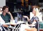 Amsterdam 30 augustus 2012
Beau v Erven Dorens en Bridget Maasland samen op terras.
Peter Smulders bv