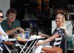 Amsterdam 30 augustus 2012
Beau v Erven Dorens en Bridget Maasland samen op terras.
Peter Smulders bv