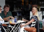 Amsterdam 30 augustus 2012
Beau v Erven Dorens en Bridget Maasland samen op terras.
Peter Smulders bv