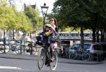 Amsterdam 1 september 2012
Birgit Schuurman met zoon Chico op de fiets.
Peter Smulders bv