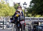 Amsterdam 1 september 2012
Birgit Schuurman met zoon Chico op de fiets.
Peter Smulders bv