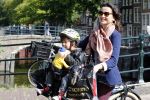 Amsterdam 1 september 2012
Birgit Schuurman met zoon Chico op de fiets.
Peter Smulders bv