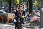 Amsterdam 1 september 2012
Birgit Schuurman met zoon Chico op de fiets.
Peter Smulders bv