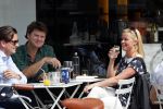 Amsterdam 30 augustus 2012
Beau v Erven Dorens en Bridget Maasland samen op terras.
Peter Smulders bv