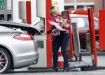 Amsterdam 22 januari 2011
Connie Breukhoven met haar porsche panamera.
Peter Smulders bv