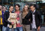 Amsterdam 11 september 2012
Premiere TED in pathe arena. danny Froger met vriendin Michelle v d Eijnden en Maxim en Didier Froger
Peter Smulders bv