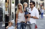 Amsterdam 28 augustus 2012
Ellemieke Vermolen en haar man Sergio Herman doen boodschappen op de pc hooftstraat met hun kinderen.
Peter Smulders bv