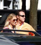 Amsterdam 9 september 2012
Maxima doet mee met de Amsterdam City swim door de grachten van Amsterdam. Prins Willem Alexander en hun dochters prinses Amalia Alexia en Ariane wachten haar an de finisch op de keizersgracht op. Emily Bremers met haar man Roderick v d Wijk moedigen prinses maxima aan
Peter Smulders bv