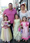 Amsterdam 9 september 2012
Premiere Barbie in Tuschinski. Frans Duijts met vrouw en kinderen
Peter Smulders bv