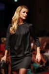 Amsterdam 10 september 2012
Modeshow Jos v Raak met oa Froukje de Both Quinty Trustfull Kim Feenstra Gigi Ravelli en Lieke v Lexmond die mee lopen in de show.
Peter Smulders bv