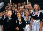 Volendam, 28 Mei 1997
Jantje Smit (Jan Smit) als zangertje bij het Volendammer Jongenskoor (waarin hij 4 jaar zong) onder leiding van Evert Beumer.
Foto Peter Smulders BV
