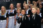 Volendam, 28 Mei 1997
Jantje Smit (Jan Smit) als zangertje bij het Volendammer Jongenskoor (waarin hij 4 jaar zong) onder leiding van Evert Beumer.
Foto Peter Smulders BV