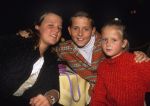 Volendam, 15 Oktober 1997
Jantje Smit met zijn zussen Jenny Smit en Monique Smit
Foto Peter Smulders BV