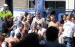 Amsterdam 9 september 2012
Maxima doet mee met de Amsterdam City swim door de grachten van Amsterdam. Prins Willem Alexander en hun dochters prinses Amalia Alexia en Ariane wachten haar an de finisch op de keizersgracht op. Jochem Uytenhage
Peter Smulders bv