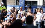 Amsterdam 9 september 2012
Maxima doet mee met de Amsterdam City swim door de grachten van Amsterdam. Prins Willem Alexander en hun dochters prinses Amalia Alexia en Ariane wachten haar an de finisch op de keizersgracht op. Jochem Uytenhage
Peter Smulders bv