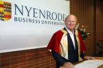 Breukelen 10 september 2012
Joop van de Ende krijgt ere doctoraat op universiteit Neyerode. Aanwezig zijn zijn vrouw Janine en kinderen Iris en Vincent
Peter Smulders bv