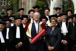Breukelen 10 september 2012
Joop van de Ende krijgt ere doctoraat op universiteit Neyerode. Aanwezig zijn zijn vrouw Janine en kinderen Iris en Vincent
Peter Smulders bv