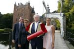 Breukelen 10 september 2012
Joop van de Ende krijgt ere doctoraat op universiteit Neyerode. Aanwezig zijn zijn vrouw Janine en kinderen Iris en Vincent
Peter Smulders bv