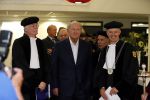 Breukelen 10 september 2012
Joop van de Ende krijgt ere doctoraat op universiteit Neyerode. Aanwezig zijn zijn vrouw Janine en kinderen Iris en Vincent
Peter Smulders bv