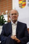 Breukelen 10 september 2012
Joop van de Ende krijgt ere doctoraat op universiteit Neyerode. Aanwezig zijn zijn vrouw Janine en kinderen Iris en Vincent
Peter Smulders bv