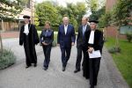 Breukelen 10 september 2012
Joop van de Ende krijgt ere doctoraat op universiteit Neyerode. Aanwezig zijn zijn vrouw Janine en kinderen Iris en Vincent
Peter Smulders bv