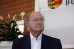 Breukelen 10 september 2012
Joop van de Ende krijgt ere doctoraat op universiteit Neyerode. Aanwezig zijn zijn vrouw Janine en kinderen Iris en Vincent
Peter Smulders bv