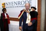 Breukelen 10 september 2012
Joop van de Ende krijgt ere doctoraat op universiteit Neyerode. Aanwezig zijn zijn vrouw Janine en kinderen Iris en Vincent
Peter Smulders bv
