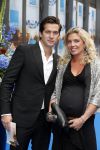 Amsterdam23 september 2012
Premiere de Jantjes in het nieuwe de la mar. Kai Lerby met zijn hoogzwangere vrouw
Peter Smulders bv