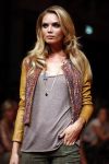 Amsterdam 10 september 2012
Modeshow Jos v Raak met oa Froukje de Both Quinty Trustfull Kim Feenstra Gigi Ravelli en Lieke v Lexmond die mee lopen in de show.
Peter Smulders bv
