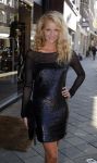 Amsterdam 28 augustus 2012
5 jaar grazia Magazine wordt gevierd met feestje in Armani winkel op de pc hooftstraat. Sylvie v d Vaart ontvangt het eerste exemplaar uit handen van Hilmar Mulder. Liza Sips
Peter Smulders bv