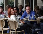Amsterdam 30 augustus 2012
Lucienne Kenter op terras met kennissen.
Peter Smulders bv