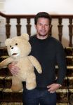 Amsterdam 11 september 2012
Mark Wahlberg voor film Ted in het amstel hotel.
Peter Smulders bv