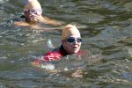 Amsterdam 9 september 2012
Maxima doet mee met de Amsterdam City swim door de grachten van Amsterdam. Prins Willem Alexander en hun dochters prinses Amalia Alexia en Ariane wachten haar an de finisch op de keizersgracht op.
Peter Smulders bv