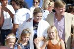Amsterdam 9 september 2012
Maxima doet mee met de Amsterdam City swim door de grachten van Amsterdam. Prins Willem Alexander en hun dochters prinses Amalia Alexia en Ariane wachten haar an de finisch op de keizersgracht op.
Peter Smulders bv